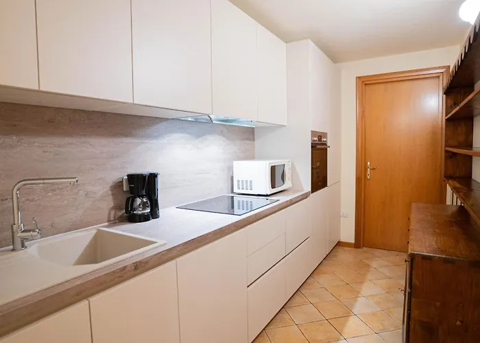 Cavrie * Torri Del Benaco