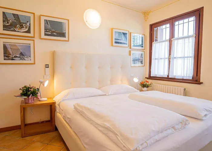 Cavrie * Torri Del Benaco