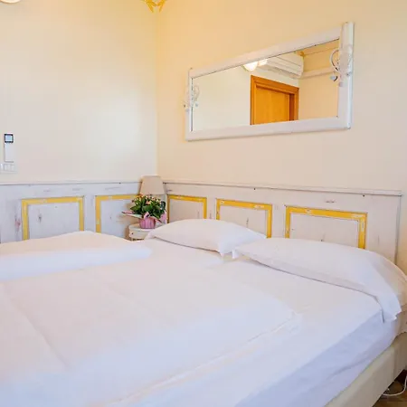 Cavrie Торри-дель-Бенако