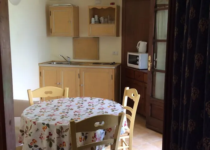 Cavrie Daire Torri Del Benaco