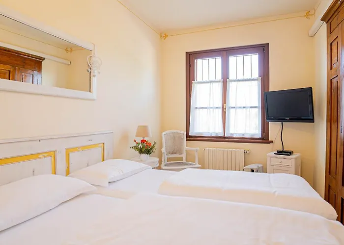 Cavrie * Torri Del Benaco